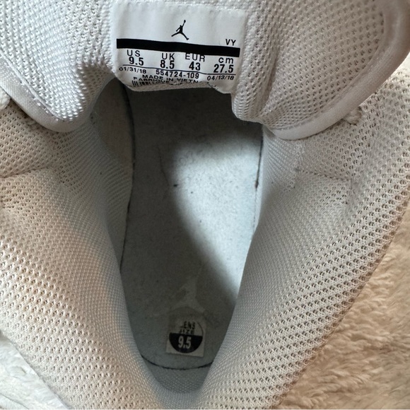 Mens Size 9.5 - Nike Air Jordan 1 Mid 'Triple White' Shoes White 554724-136 - Picture 7 of 8